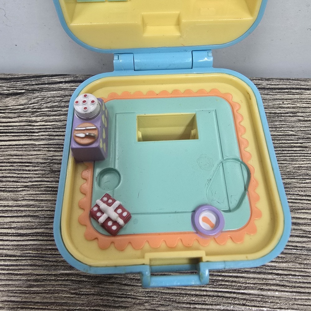 Polly Pocket Dinnertime Ring and Ring Case 1991 Vintage Bluebird Compact Only‎ - Picture 3 of 8